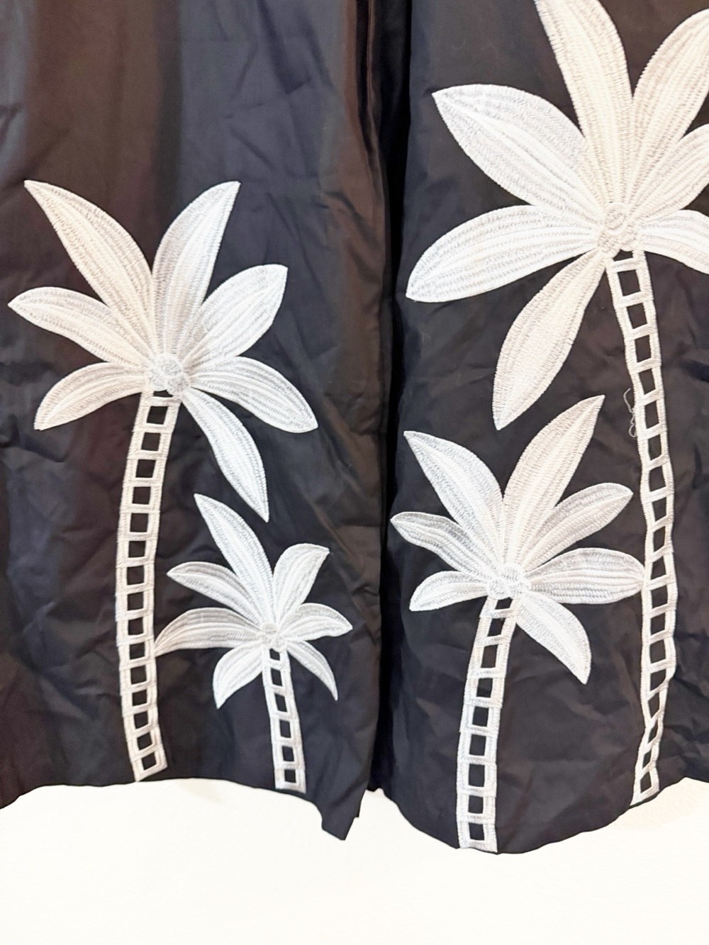 Commense Embroidered High-Waist Wide-Leg Palm Tree Black White Tropical Pants - Picture 7 of 7